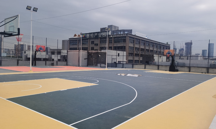  建籃球場用什么地面材料比較好？